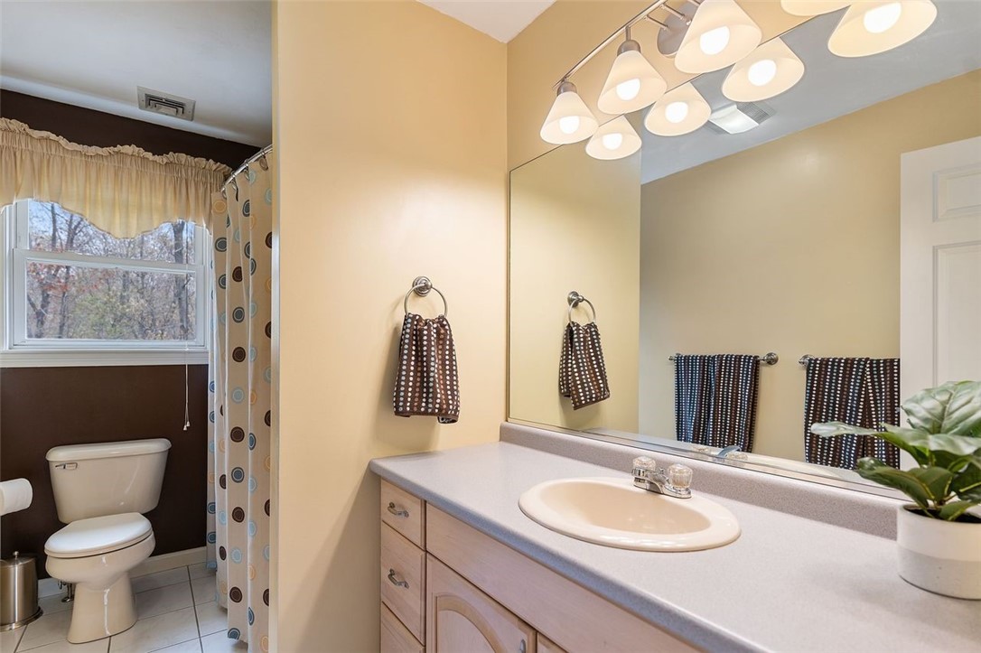 94 Red Hawk Drive Cranston, RI 02921 - Photo 19 of 38 Gallery Image 19