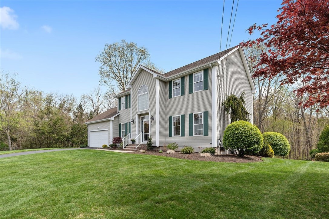 94 Red Hawk Drive Cranston, RI 02921 - Photo 3 of 38 Gallery Image 3