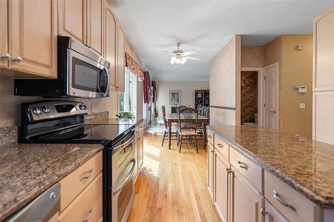 94 Red Hawk Drive Cranston, RI 02921 - Photo 9 of 38 Gallery Image 9