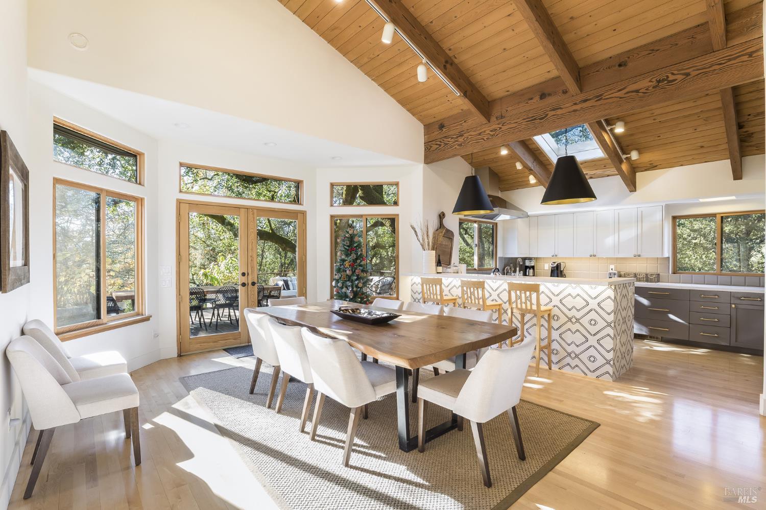 705 Chiquita Road Healdsburg, CA 95448 - Photo 10 of 72 Gallery Image 10
