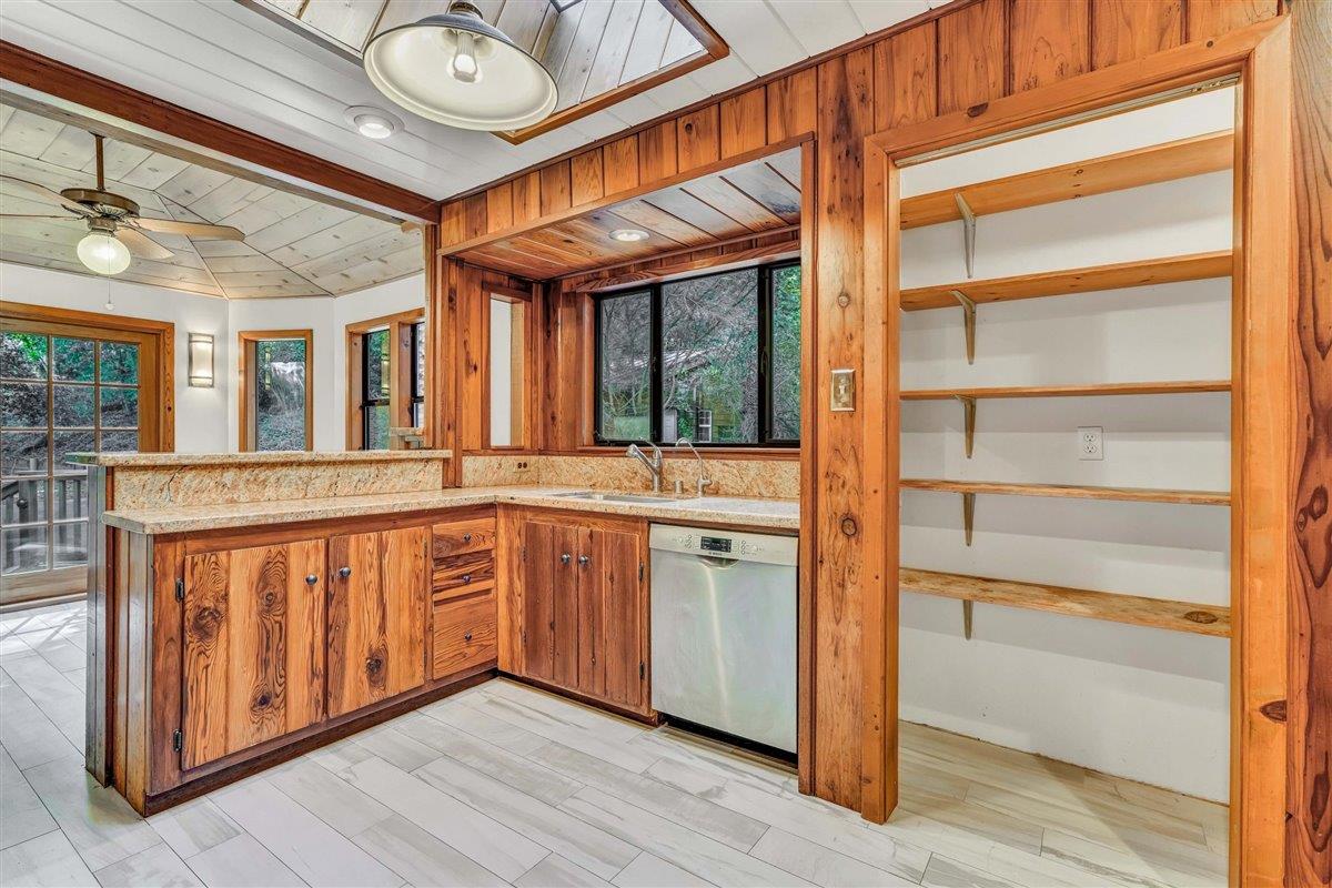 2060 Cox Road Aptos, CA 95003 - Photo 13 of 73 Gallery Image 13