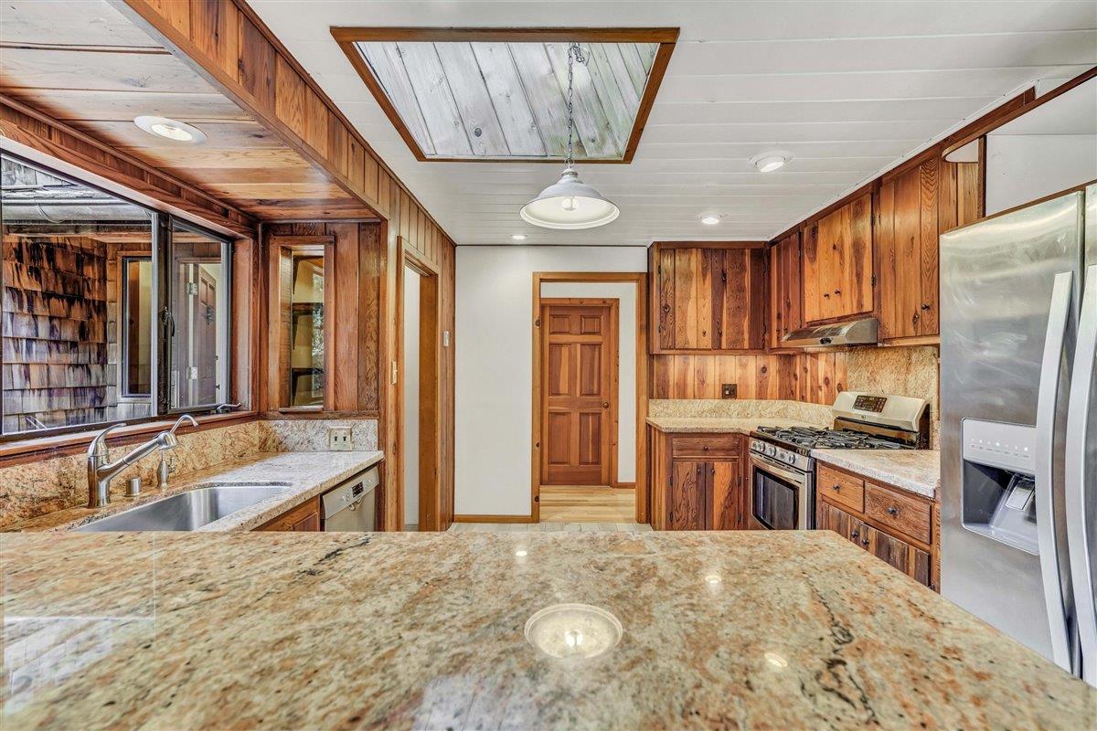 2060 Cox Road Aptos, CA 95003 - Photo 17 of 73 Gallery Image 17