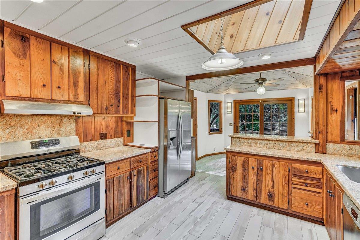 2060 Cox Road Aptos, CA 95003 - Photo 3 of 73 Gallery Image 3