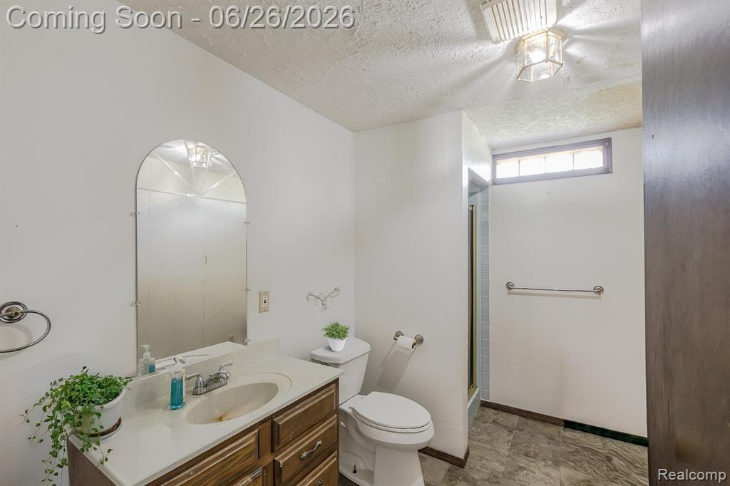 9635 Ortonville Road Clarkston, MI 48348 - Photo 20 of 28