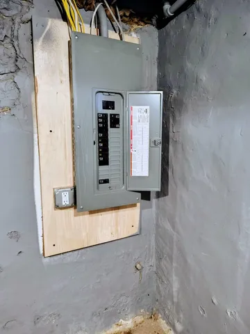 $164,000 | 717 Vernon Avenue, Beloit, WI 53511