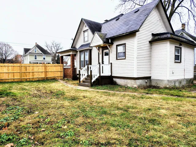 $164,000 | 717 Vernon Avenue, Beloit, WI 53511