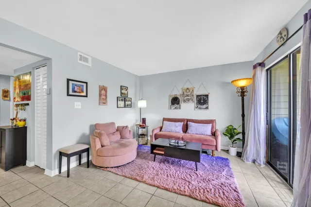 $140,000 | 308 Miracle Strip Parkway Southwest, Unit 1B, Fort Walton Beach, FL 32548