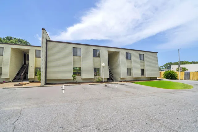 $140,000 | 308 Miracle Strip Parkway Southwest, Unit 1B, Fort Walton Beach, FL 32548