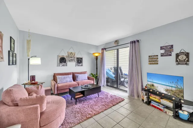 $140,000 | 308 Miracle Strip Parkway Southwest, Unit 1B, Fort Walton Beach, FL 32548