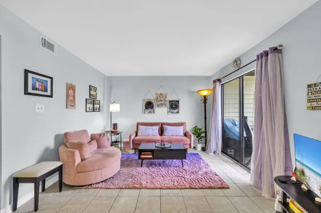 $140,000 | 308 Miracle Strip Parkway Southwest, Unit 1B, Fort Walton Beach, FL 32548