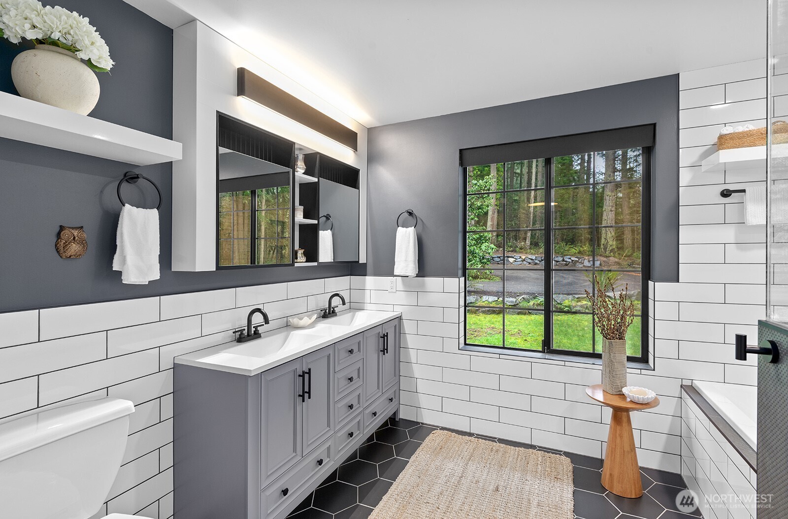 11204 Southwest 220th Street Vashon, WA 98070 - Photo 14 of 37