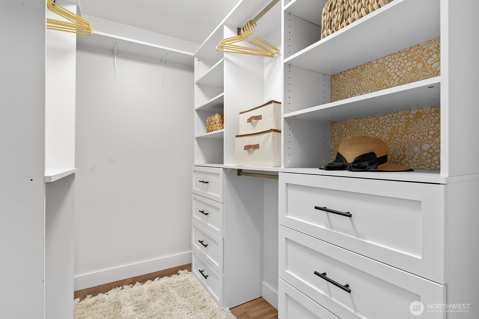 11204 Southwest 220th Street Vashon, WA 98070 - Photo 15 of 37