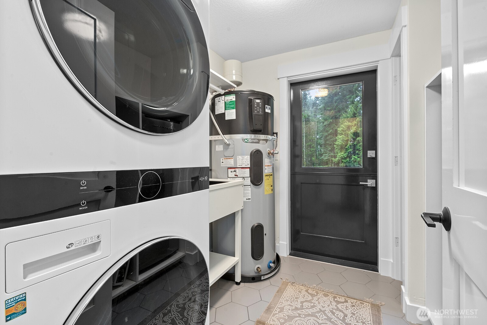 11204 Southwest 220th Street Vashon, WA 98070 - Photo 19 of 37