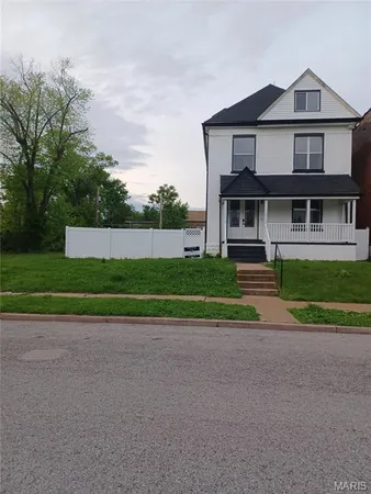 $339,999 | 4465 Greer Avenue, St. Louis, MO 63115