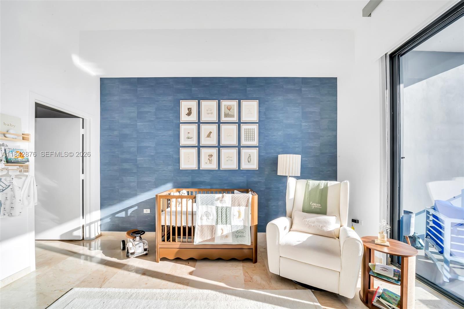 88 Southwest 7th Street, Unit 4004 Miami, FL 33130 - Photo 16 of 24 a living room with furniture and a window