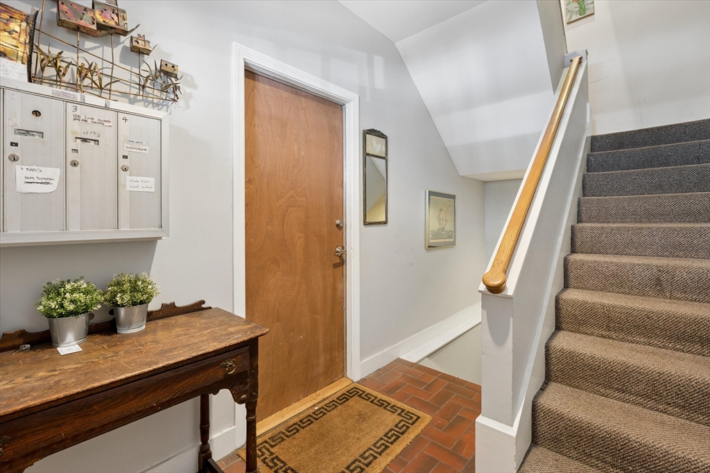 28 Edgerly Road, Unit 2 Boston, MA 02115 - Photo 4 of 21