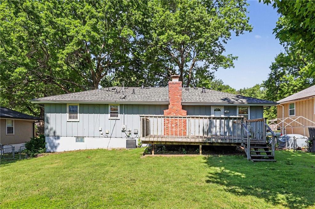 11047 Spring Valley Road Kansas City, MO 64134 - Photo 18 of 19