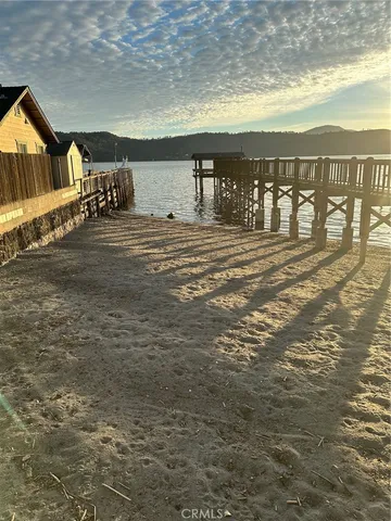 $329,000 | 13791 Lakeshore Drive, Clearlake, CA 95422