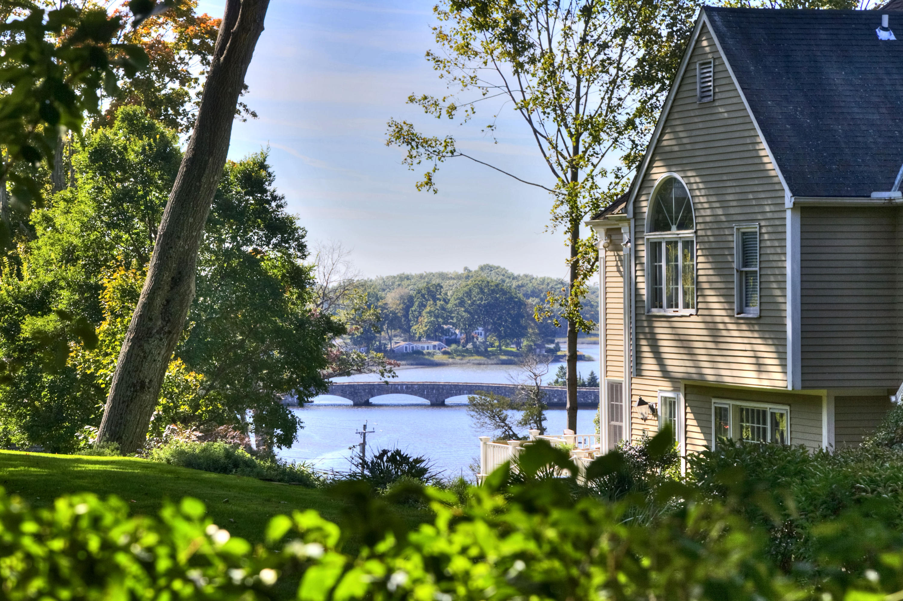 9 Sunswyck Road Darien, CT 06820 - Photo 41 of 43 a view of a house with a garden