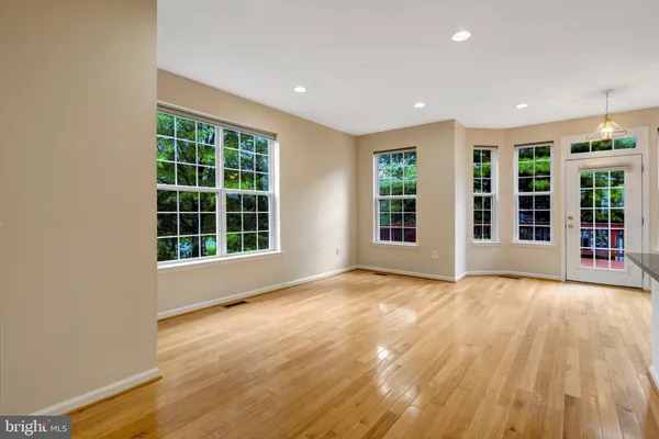 $3,700 | 4511 Billingham Street, Fairfax, VA 22030