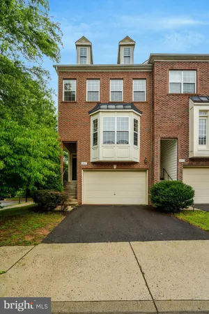 $3,700 | 4511 Billingham Street, Fairfax, VA 22030