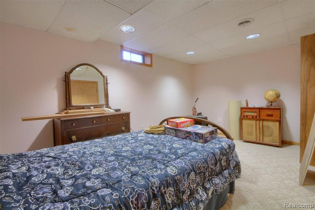 20683 Clark Road Belleville, MI 48111 - Photo 24 of 34