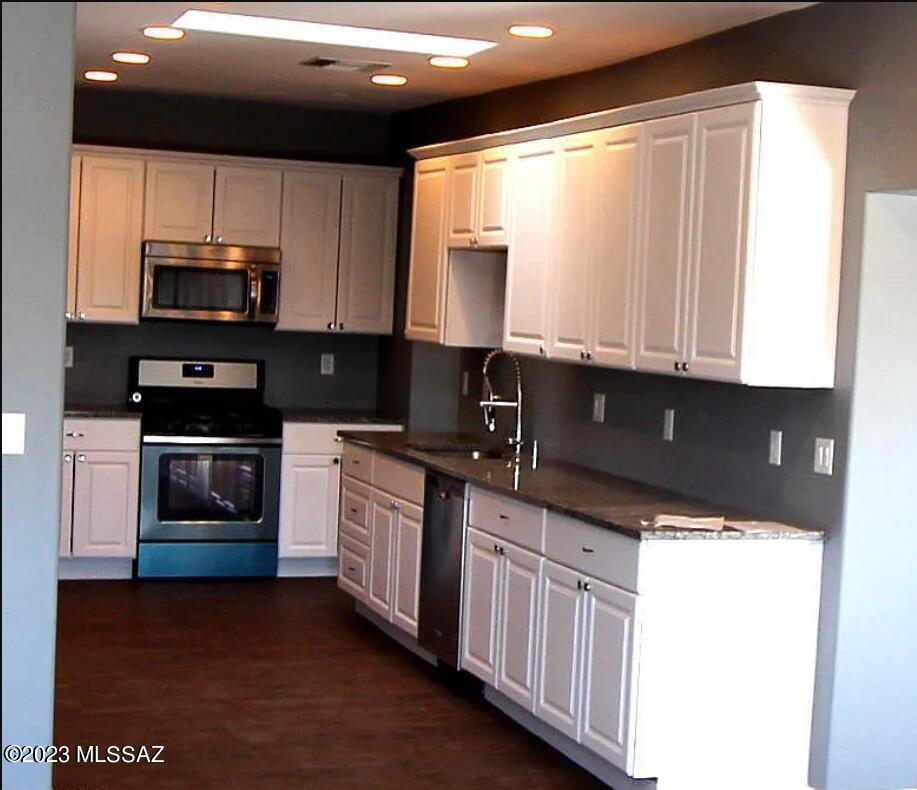 125 East Roger Road Tucson, AZ 85705 - Photo 2 of 15