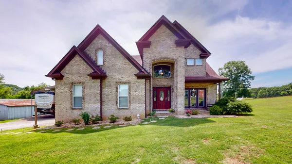 $699,900 | 3128 31e Highway, Bethpage, TN 37022