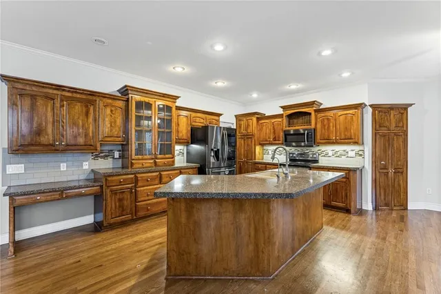 $580,000 | 2413 Southwest Kenwill Drive, Lee's Summit, MO 64082