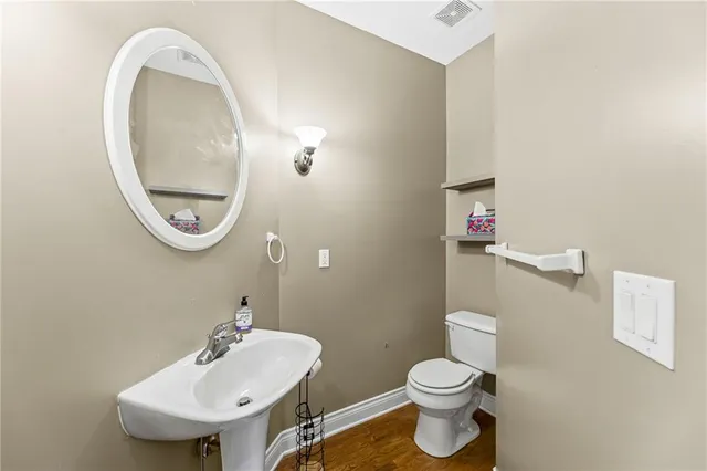 $580,000 | 2413 Southwest Kenwill Drive, Lee's Summit, MO 64082