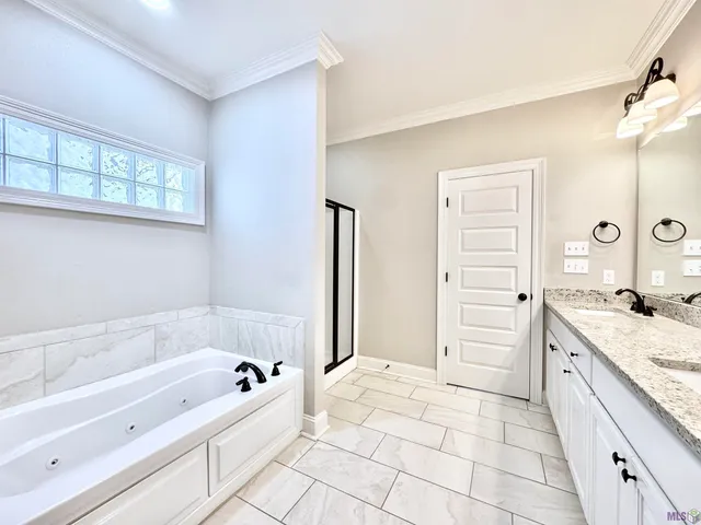 $2,400 | 14022 Knoll Park Place, Baton Rouge, LA 70810