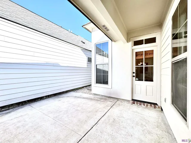 $2,400 | 14022 Knoll Park Place, Baton Rouge, LA 70810