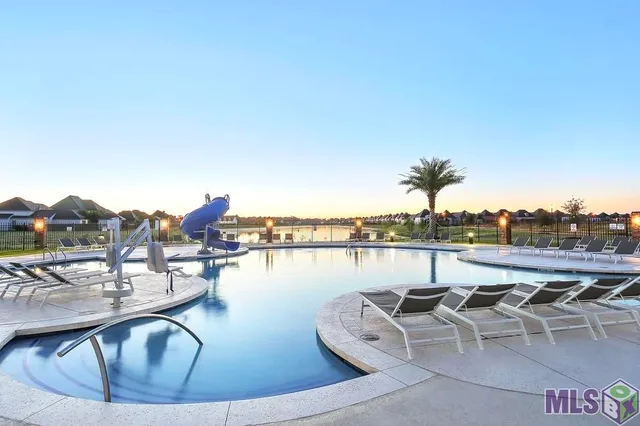 $2,400 | 14022 Knoll Park Place, Baton Rouge, LA 70810