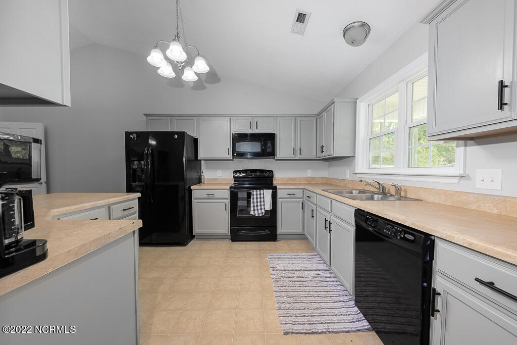 212 Foy Lockamy Road Jacksonville, NC 28540 - Photo 7 of 26 IMG_4599-Edit