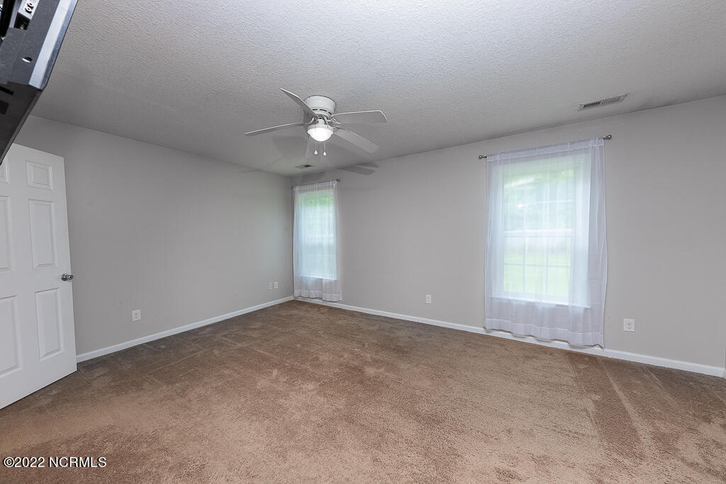 212 Foy Lockamy Road Jacksonville, NC 28540 - Photo 8 of 26 IMG_4616-Edit