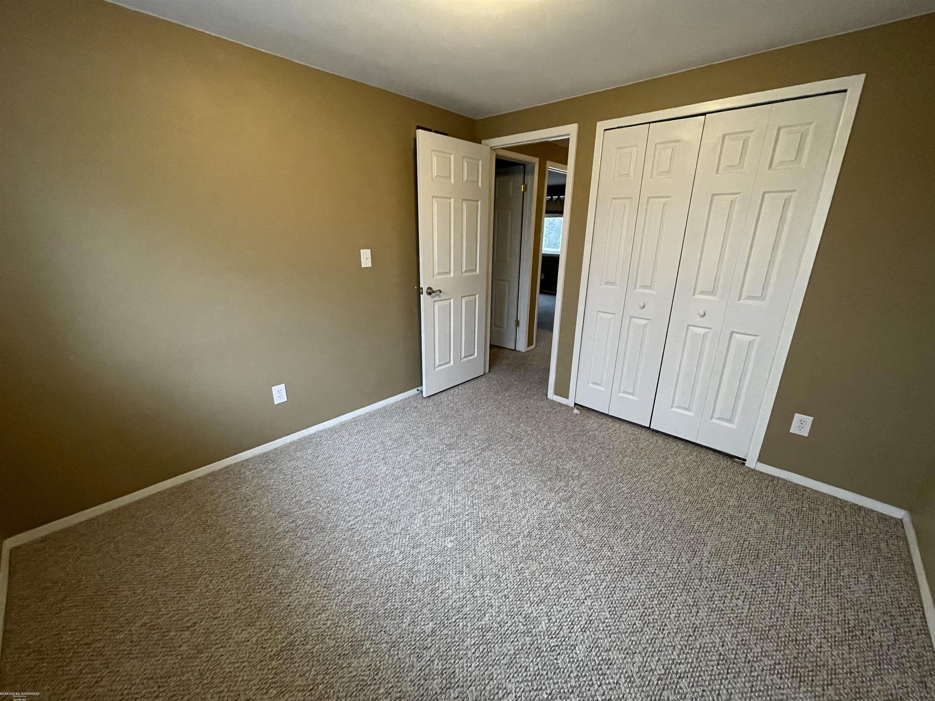 243 Clinton Street Romeo, MI 48065 - Photo 18 of 24 50098428-17.JPG