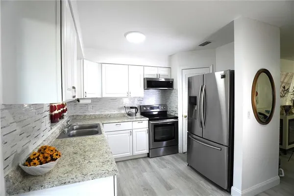 $165,000 | 1920 East Edgewood Drive, Unit C5, Lakeland, FL 33803