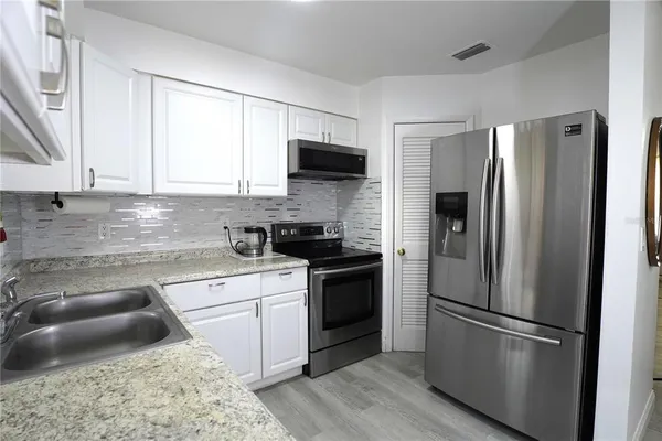 $165,000 | 1920 East Edgewood Drive, Unit C5, Lakeland, FL 33803