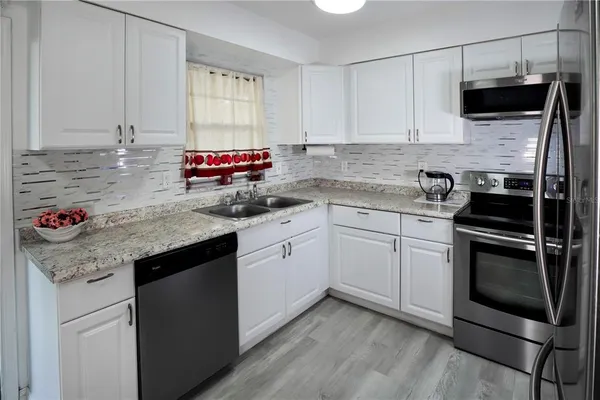$165,000 | 1920 East Edgewood Drive, Unit C5, Lakeland, FL 33803