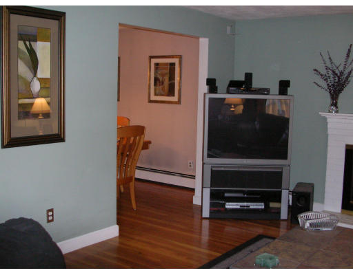 12 Dunham Road Framingham, MA 01701 - Photo 3 of 16 Gallery Image 3