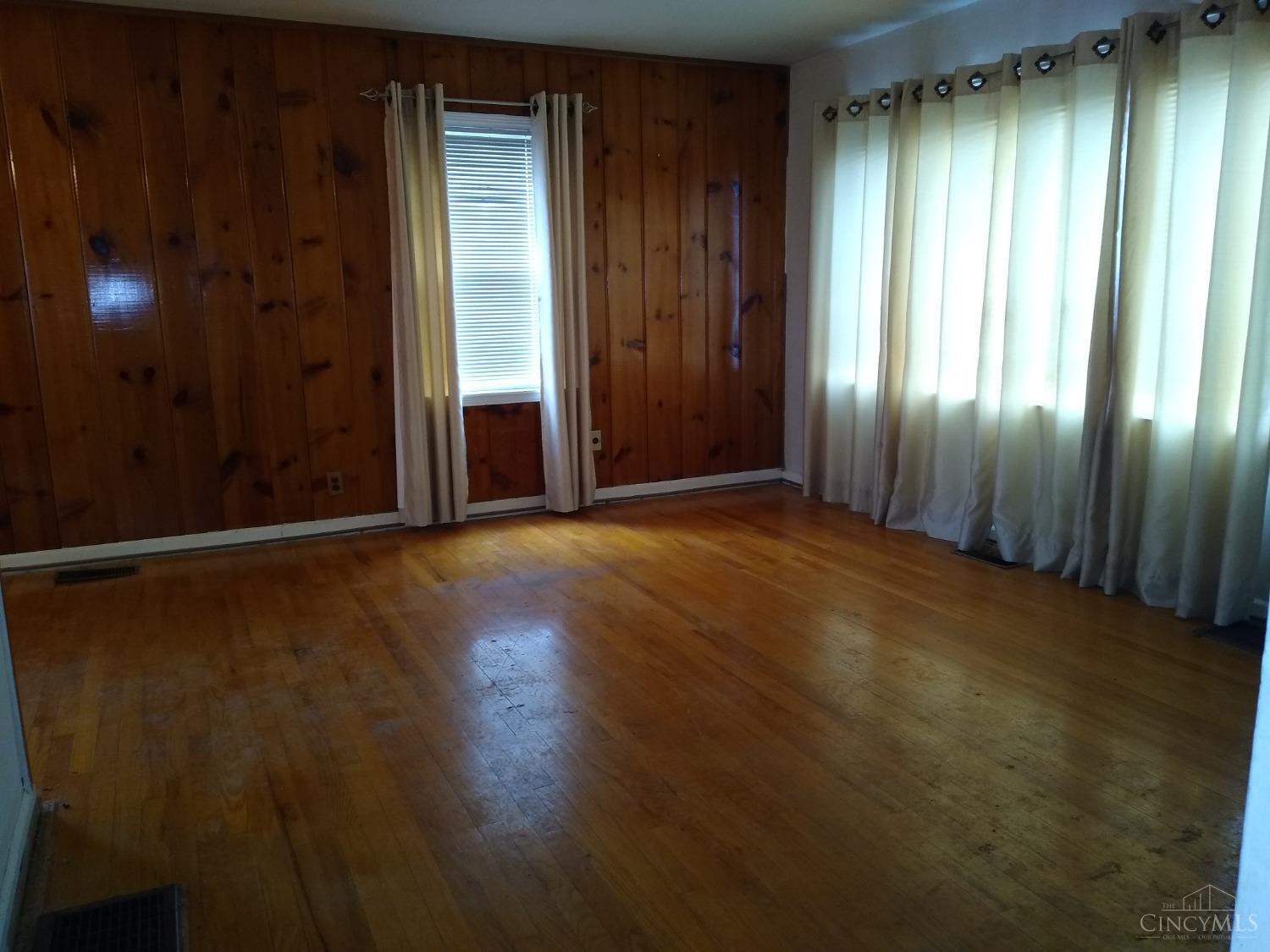 6211 Banning Road Cincinnati, OH 45239 - Photo 5 of 13 Gallery Image 5