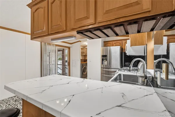 $180,000 | 37 Hubbard Avenue, Unit 5, Riverhead, NY 11901