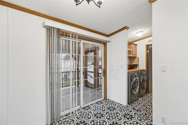$180,000 | 37 Hubbard Avenue, Unit 5, Riverhead, NY 11901
