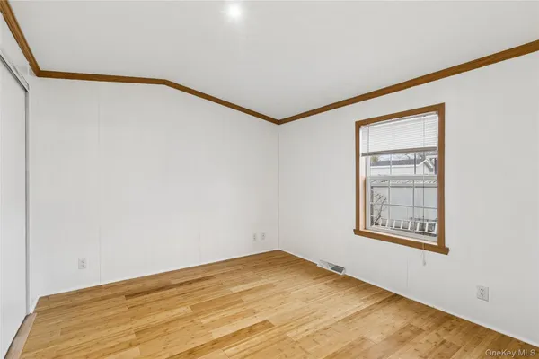 $180,000 | 37 Hubbard Avenue, Unit 5, Riverhead, NY 11901