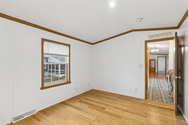 $180,000 | 37 Hubbard Avenue, Unit 5, Riverhead, NY 11901