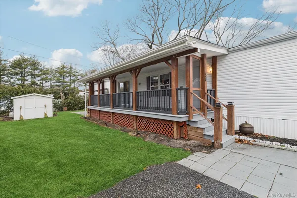 $180,000 | 37 Hubbard Avenue, Unit 5, Riverhead, NY 11901