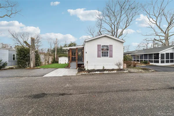 $180,000 | 37 Hubbard Avenue, Unit 5, Riverhead, NY 11901