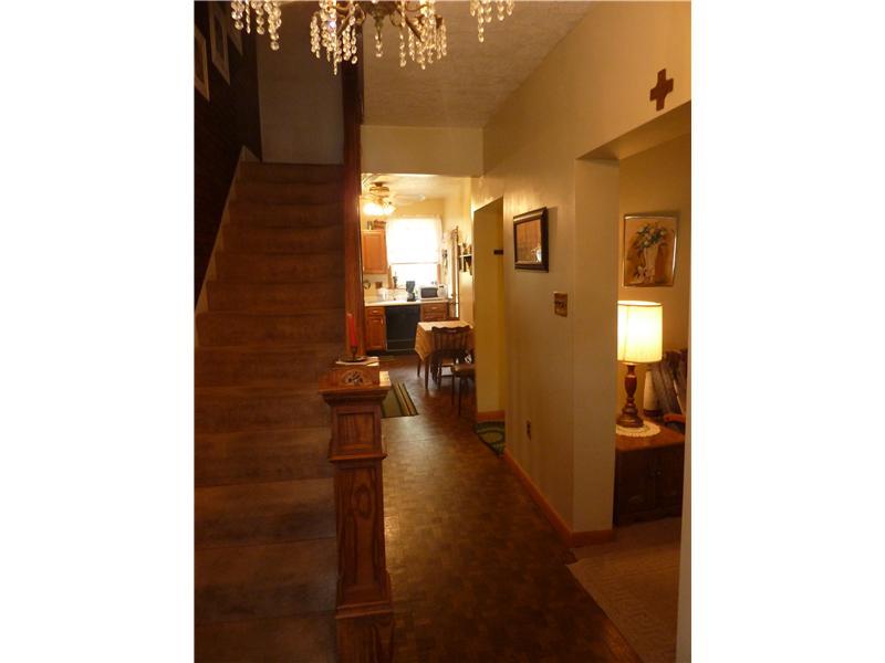 1508 Beaver Road Ambridge, PA 15003 - Photo 3 of 15 Entry/Foyer.