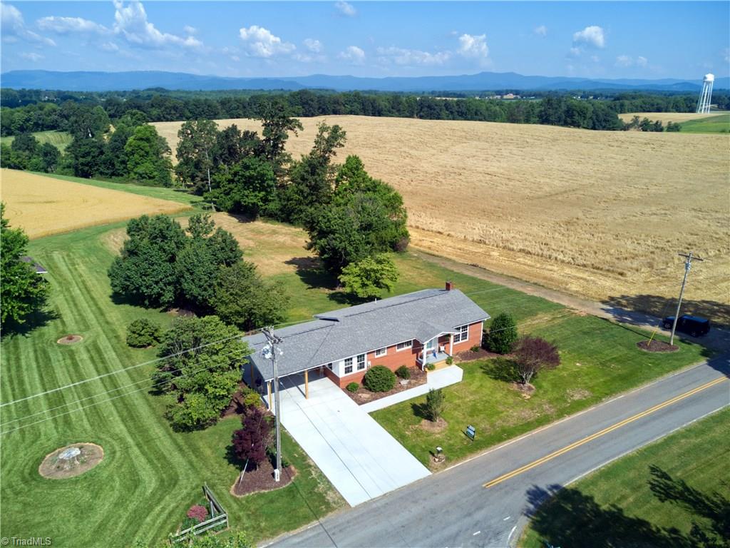 402 Salem Fork Road Elkin, NC 28621 - Photo 3 of 30 Gallery Image 3
