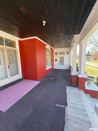 $277,900 | 1136 North 8th Street, Quincy, IL 62301